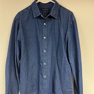 Banana Republic Men's Denim Blue Button-Down Shirt